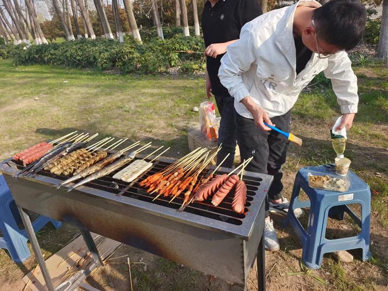 鑫达能公司团建烧烤活动